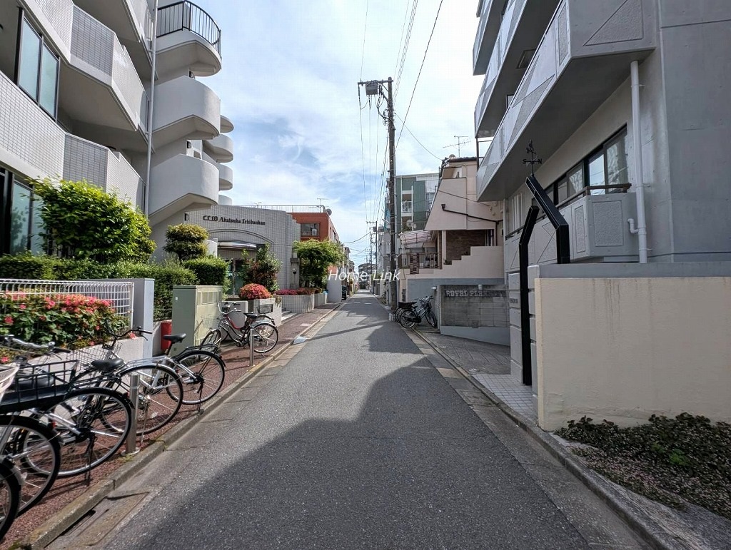 クリオ赤塚壱番館　北西側 前面道路